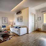 Yid Penthouse On Florence River With Parking