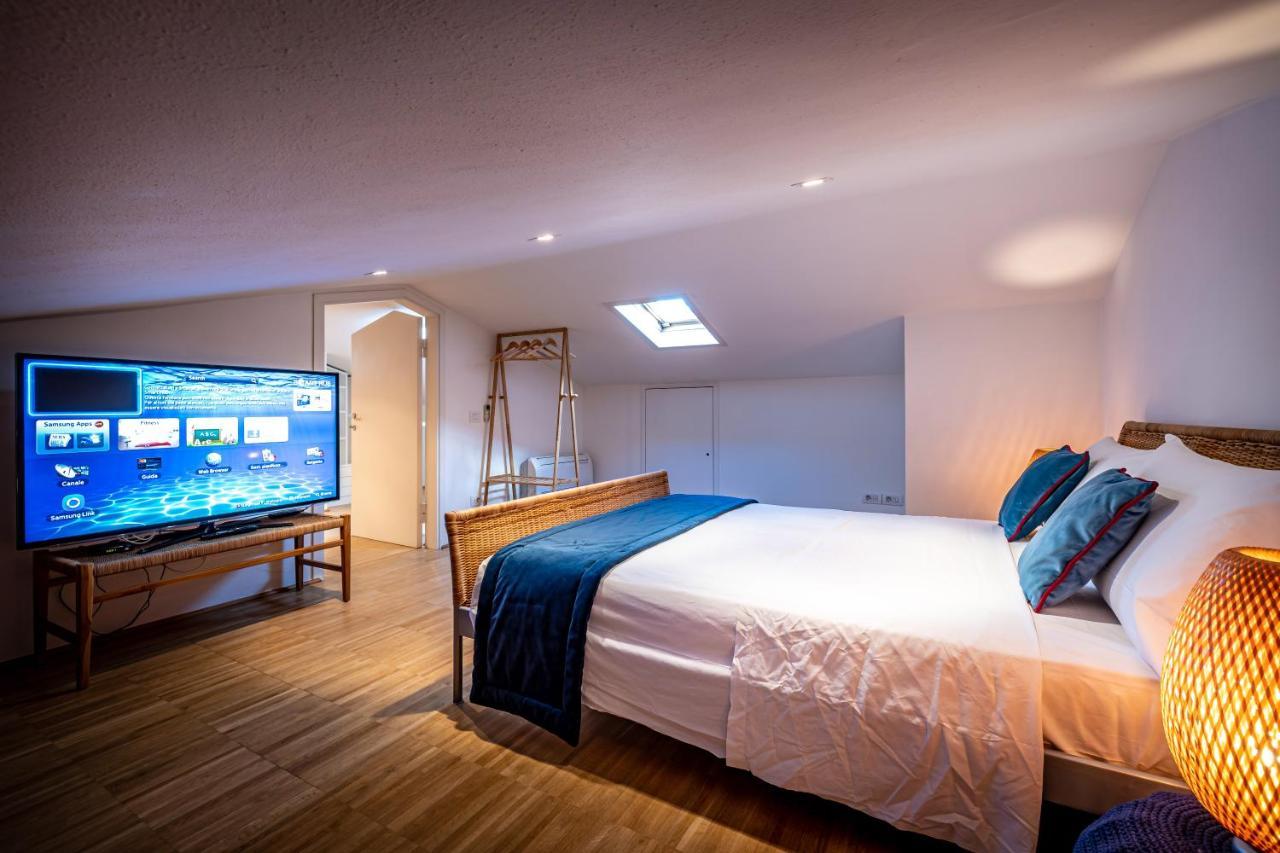 Yid Penthouse On River With Parking * Florencia