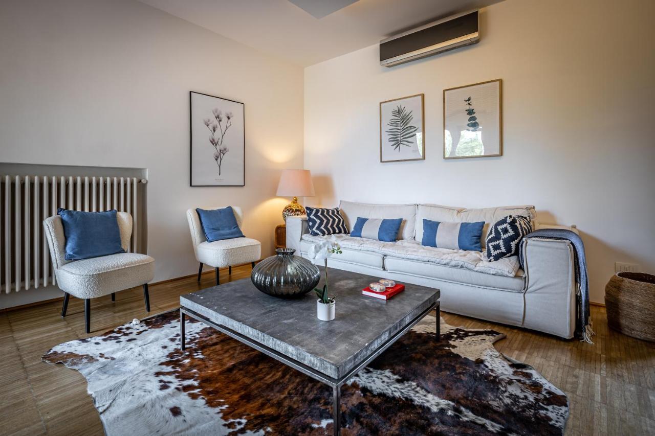 Yid Penthouse On River With Parking Apartamento