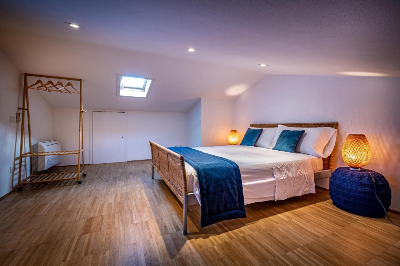 Yid Penthouse On River With Parking