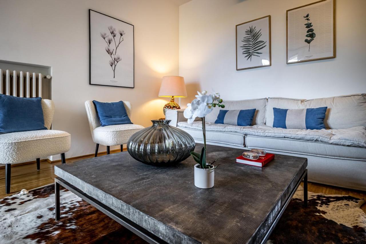 Yid Penthouse On River With Parking